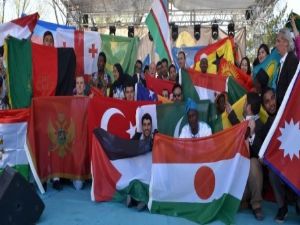 Sekmen: "Udef; Sevgi Ve Barışı Temsil Eder"