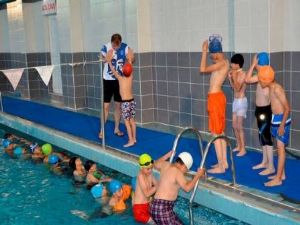 PALANDÖKEN BELEDİYESİ'NİN YÜZME KURSUNA BÜYÜK İLGİ