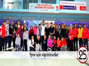 Spor için süpürüyorlar