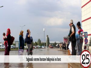 Sağanak sonrası hastane bahçesini su bastı