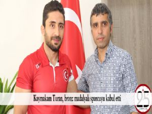 Kaymakam Turan, bronz madalyalı sporcuyu kabul etti