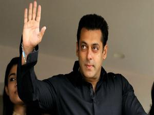 Bollywoodun Padişah lakaplı aktörü Salman Khan'a 2 sene hapis cezası