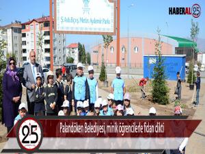 Palandöken Belediyesi, minik öğrencilerle fidan dikti