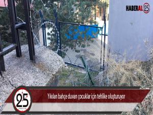 Yıkılan bahçe duvarı çocuklar için tehlike oluşturuyor