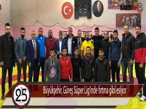 Büyükşehir, Güreş Süper Liginde fırtına gibi esiyor