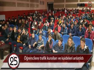 Öğrencilere trafik kuralları ve kaideleri anlatıldı