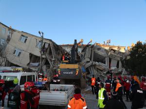 Elazığda depremin etkileri gün ağarınca ortaya çıktı