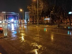 İstanbulda sağanak yağış etkisini artırdı