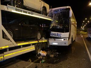 Uşakta yolcu otobüsü kaza yaptı: 3ü ağır 13 yaralı