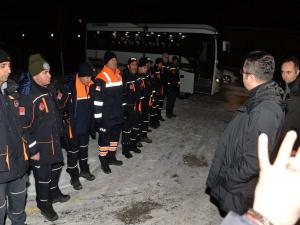 Vali Memiş: Deprem bölgesine 995 çadır, 712 tane yatak gönderdik