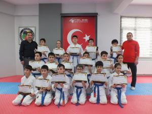 Minik karatecilerin kuşak sınavı