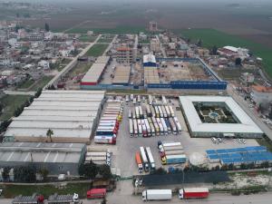Türkiyeden İdlibe 85 tır insani yardım