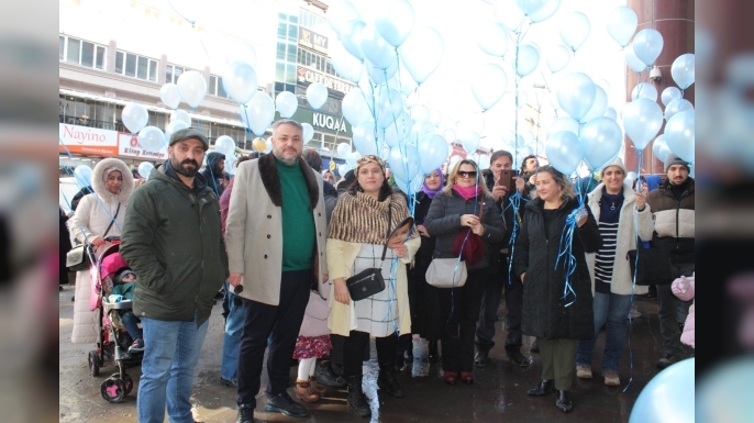 Erzurum ve Aydın’da balonlar Teoman için uçuruldu