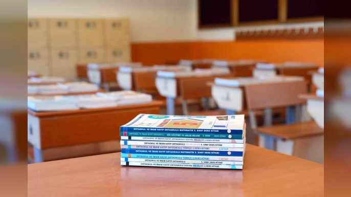 Türkiye Yüzyılı Maarif Modeli’ne uygun diye satılan kitapların, yapılan incelemeler sonucu uygun olmadığı görüldü