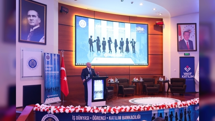 Erzurum Büyükşehir Belediye Başkanı Mehmet Sekmen’den gençlere: İş bilenin, kılıç kuşananın