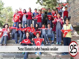 Nene Hatun'u kabri başında andılar