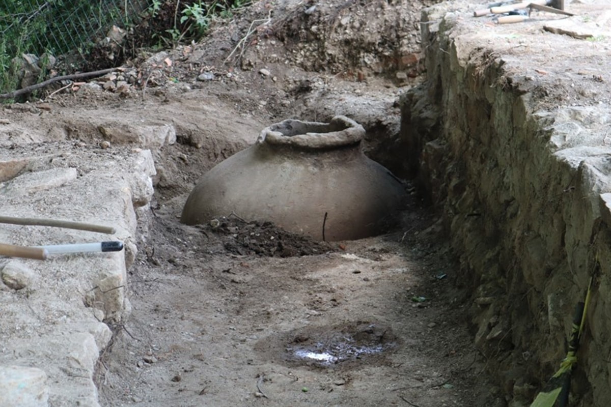 'Batı Karadeniz'in Efesi'nde' pithos bulundu