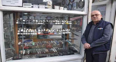 16 yaşında başladı, yarım asırdır zamana ayar veriyor
