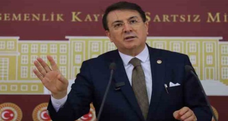 Annesini öldürüp çatıdan atlayan şahıs hastanede hayatını kaybetti