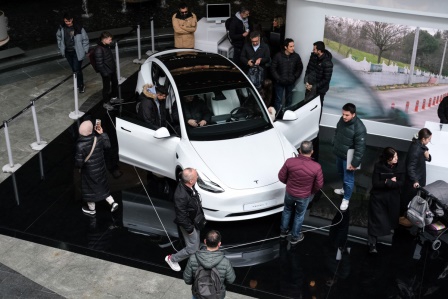Tesla araçlara yoğun ilgi