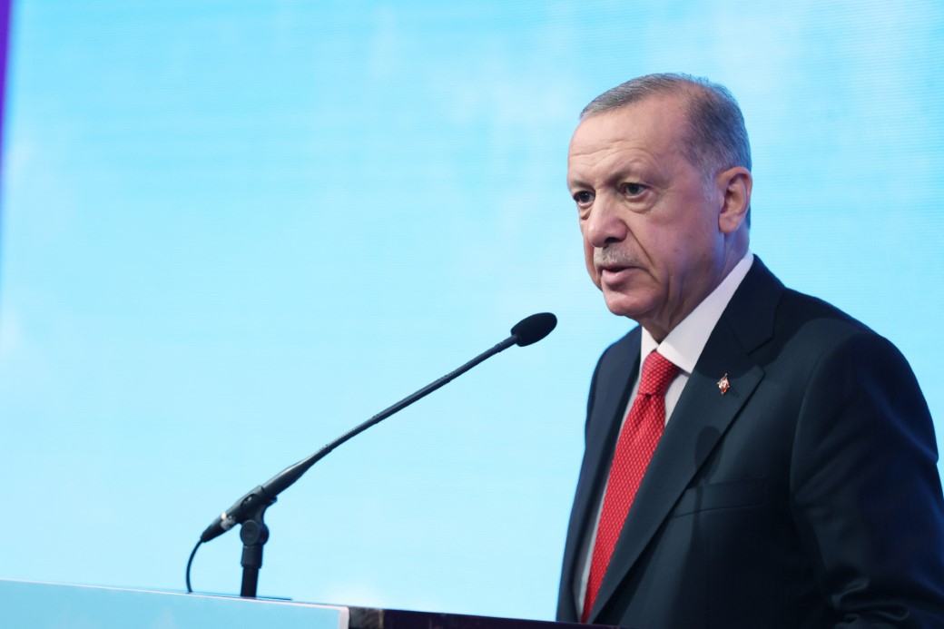 Cumhurbaşkanı Erdoğan: "Çerçevesini darbecilerin çizdiği sorunlu anayasa ile yola devam edemeyiz"
