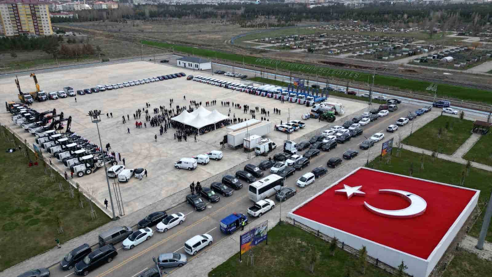 Büyükşehir’den yeni bir dev yatırım daha: 18 araç filosu