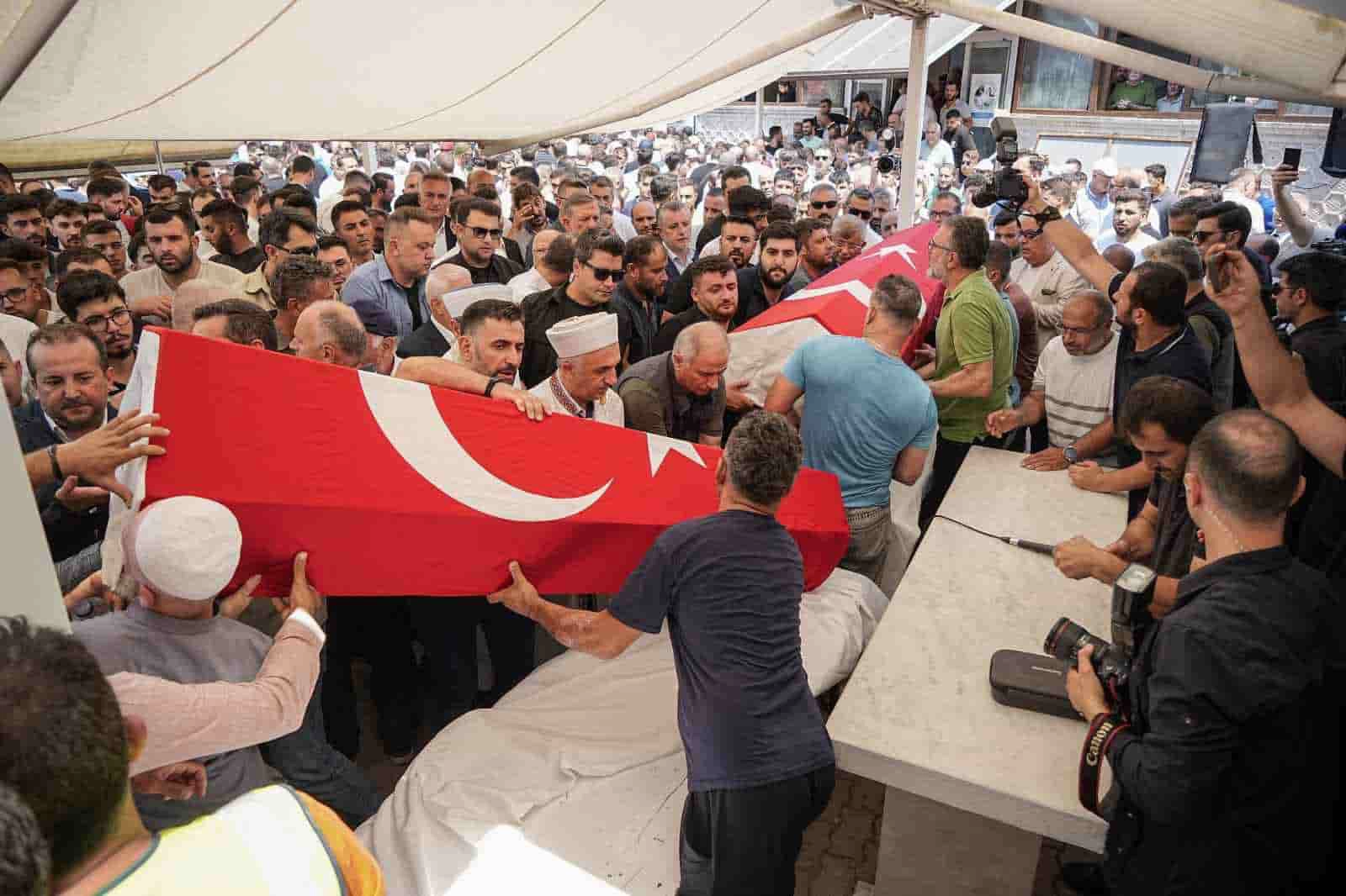 Yangın şehitlerine son veda