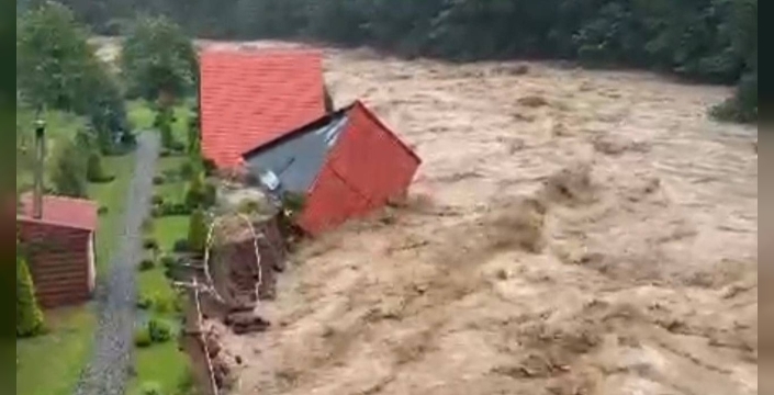Vali uyarmıştı, devletten önce sel yıktı