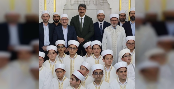 Aşkale’de 25 genç hafız icazetini aldı