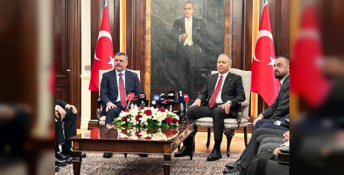 İçişleri Bakanlığında devir teslim töreni: Yeni Bakan Çiftçi, görevi Yerlikaya’dan devraldı