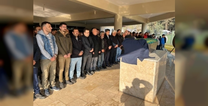 Tabutunun üzerine damatlığı konuldu: İran’da hayatını kaybeden tır şoförü son yolculuğuna uğurlandı
