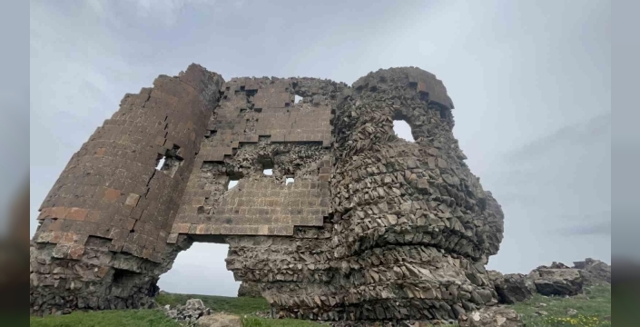 Kars’taki bin yıllık Kız Kalesi yok olma tehlikesiyle karşı karşıya