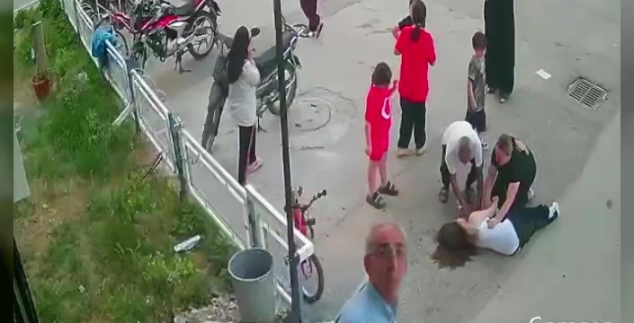 Adana’da 12. kattan düşen kız çocuğu hayata tutundu: Düşme anı kamerada