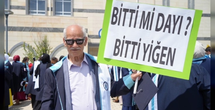 Bayburt’ta azmin hikâyesi: 71’inde başladığı üniversiteden 75 yaşında mezun oldu
