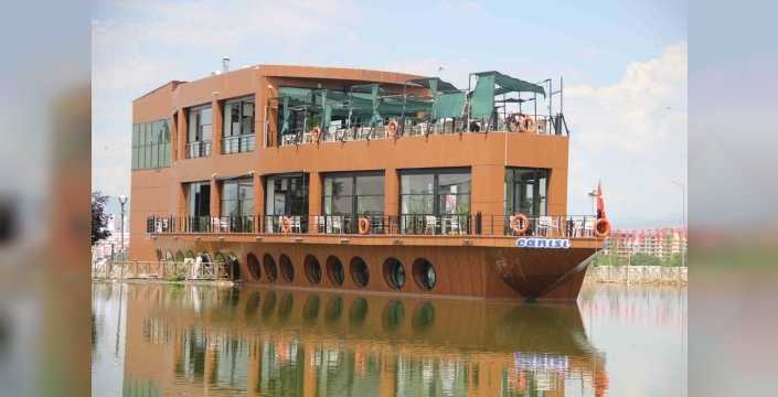 Erzurumlular deniz özlemini Gemi Kafe’de gideriyor