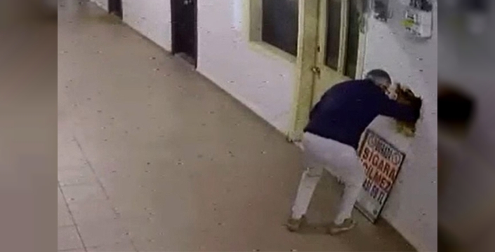 Bakırköy’de akıl almaz 40 bin dolarlık saat hırsızlığı kamerada