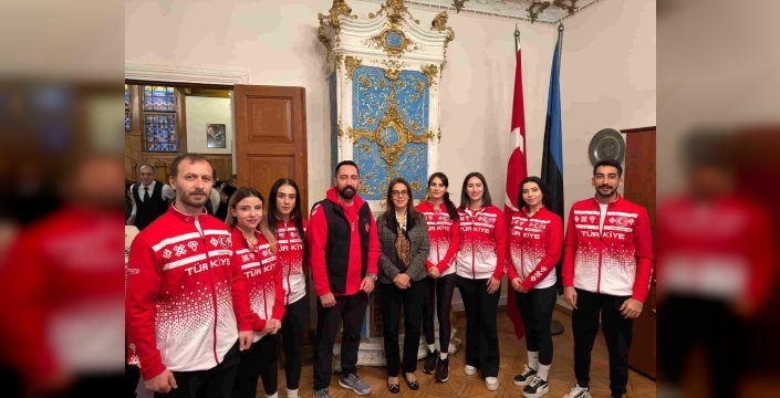 Kadın Curling Milli Takımı Tallinn’de 10 Kasım Törenine Katıldı
