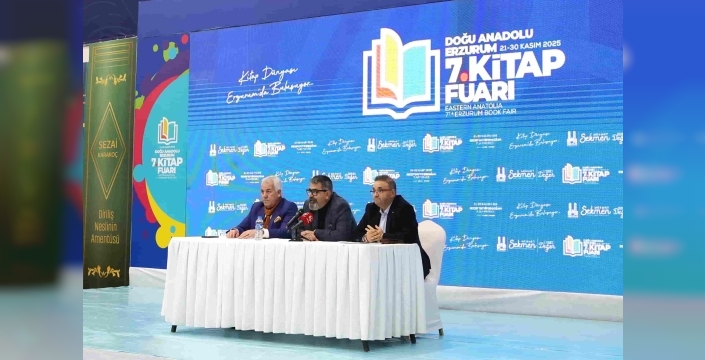 Kitap Fuarı'nda gazeteciler konuştu...
